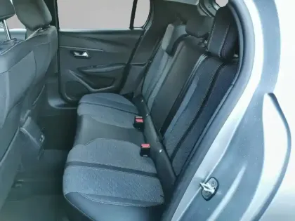 Photo 31 Peugeot 208  Electrique 50 kWh 136ch