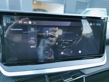 Photo 34 Peugeot 208  Electrique 50 kWh 136ch