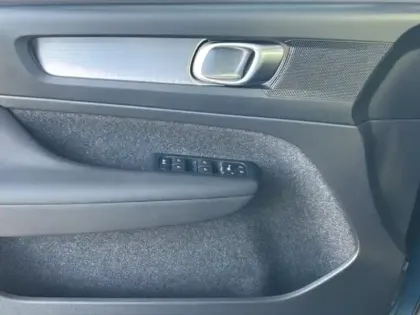 Photo 30 Volvo Xc40  B3 163 ch DCT7