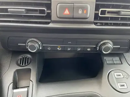 Photo 24 Peugeot Partner  FOURGON M 650 KG BLUEHDI 100 S&S BVM6