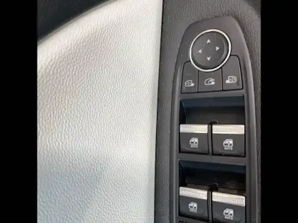 Photo 18 Renault Clio  E-Tech 140