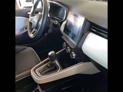 Photo 8 Renault Clio  E-Tech 140