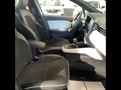 Photo 7 Renault Clio  E-Tech 140