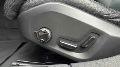 Photo 37 Volvo S60  T6 Twin Engine 253 + 87 ch Geartronic 8