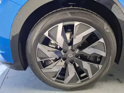 Photo 12 Renault Rafale  E-Tech full hybrid 200