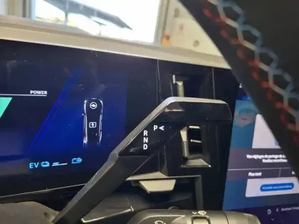 Photo 38 Renault Rafale  E-Tech full hybrid 200