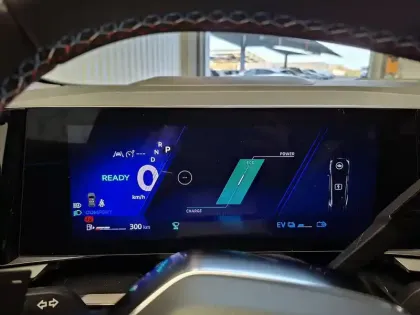 Photo 34 Renault Rafale  E-Tech full hybrid 200