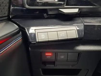 Photo 33 Renault Rafale  E-Tech full hybrid 200