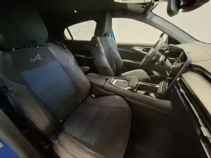 Photo 28 Renault Rafale  E-Tech full hybrid 200