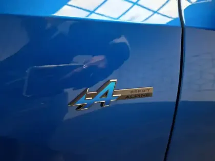 Photo 13 Renault Rafale  E-Tech full hybrid 200