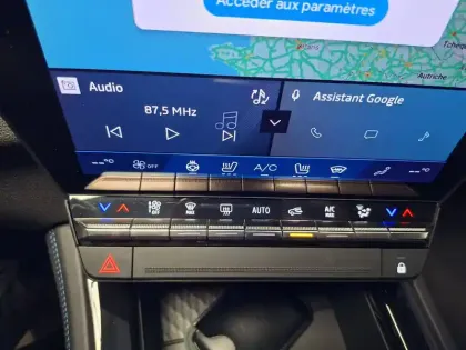 Photo 43 Renault Rafale  E-Tech full hybrid 200