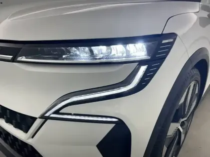 Photo 31 Renault Megane  E-Tech EV60 220 ch optimum charge