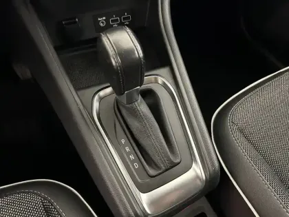 Photo 26 Renault Captur  TCe 140 EDC - 21