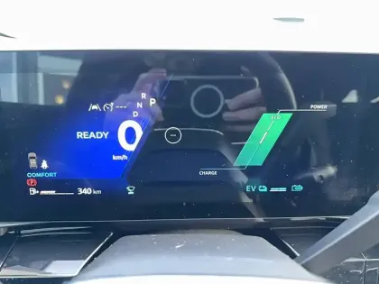 Photo 16 Renault Rafale  E-Tech full hybrid 200ch