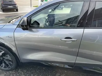 Photo 10 Renault Rafale  E-Tech full hybrid 200ch