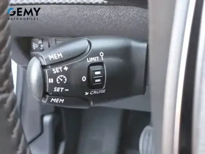 Photo 11 Peugeot 208  BlueHDi 100 S&S BVM6