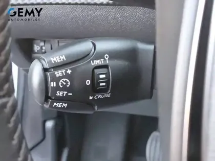 Photo 29 Peugeot 208  BlueHDi 100 S&S BVM6