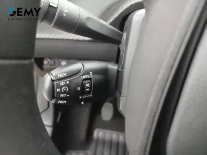 Photo 20 Peugeot 208  PureTech 75 S&S BVM5