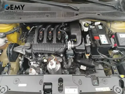 Photo 36 Peugeot 208  PureTech 75 S&S BVM5