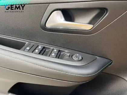 Photo 11 Peugeot 208  Electrique 50 kWh 136ch