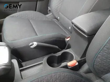 Photo 15 Renault Captur  E-Tech full hybrid 145 ch