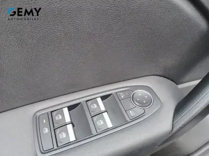 Photo 11 Renault Captur  E-Tech full hybrid 145 ch