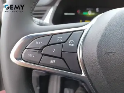 Photo 17 Renault Captur  E-Tech full hybrid 145 ch