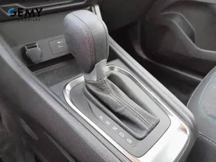 Photo 14 Renault Captur  E-Tech full hybrid 145 ch