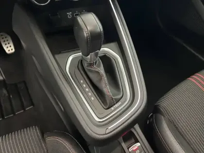 Photo 12 Renault Clio  E-Tech hybride 145