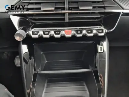 Photo 16 Peugeot 208  BlueHDi 100 S&S BVM6