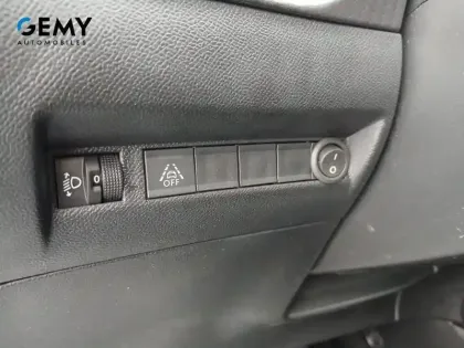 Photo 19 Peugeot 208  BlueHDi 100 S&S BVM6