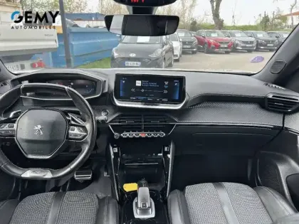 Photo 7 Peugeot 2008  PureTech 130 S&S EAT8