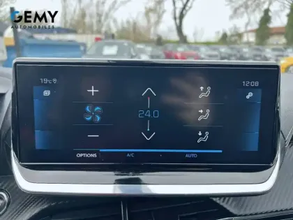 Photo 18 Peugeot 2008  PureTech 130 S&S EAT8