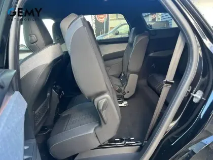 Photo 39 Peugeot 5008  Electrique 210 ch 73 kWh