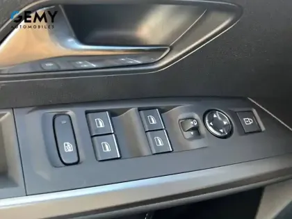 Photo 78 Peugeot 5008  Electrique 210 ch 73 kWh