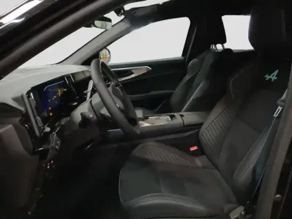 Photo 8 Renault Rafale  E-Tech full hybrid 200