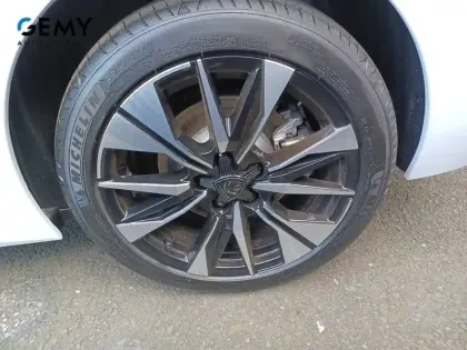 Photo 10 Peugeot 308  Plug-in Hybrid 195 ch e-DCS7