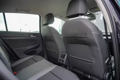 Photo 11 Volkswagen Golf  1.0 TSI OPF 110 BVM6