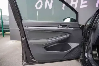 Photo 14 Volkswagen Golf  1.0 TSI OPF 110 BVM6