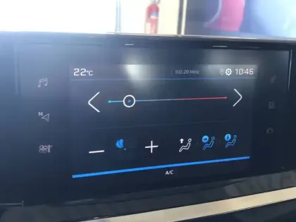 Photo 48 Peugeot 208  PureTech 100 S&S BVM6