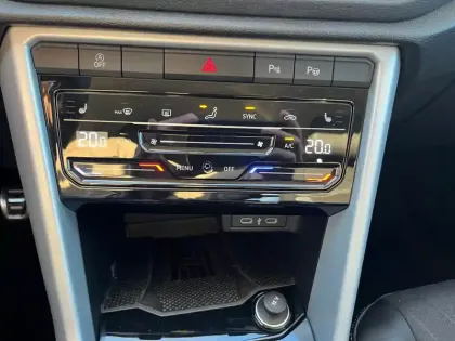 Photo 23 Volkswagen T-roc  1.0 TSI 116 Start/Stop BVM6