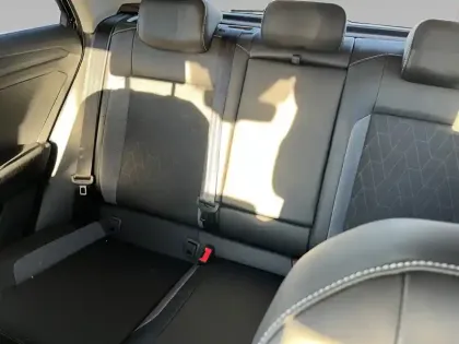 Photo 13 Volkswagen T-roc  1.0 TSI 116 Start/Stop BVM6