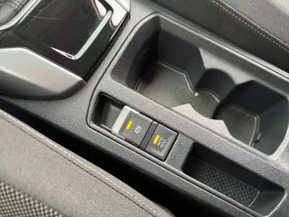 Photo 21 Volkswagen T-roc  1.0 TSI 116 Start/Stop BVM6