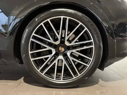 Photo 8 Porsche Cayenne  Coupé E-Hybrid 3.0 V6 470 ch