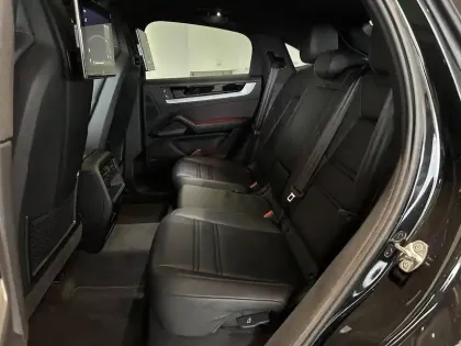 Photo 24 Porsche Cayenne  Coupé E-Hybrid 3.0 V6 470 ch