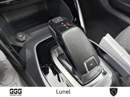 Photo 17 Peugeot 2008  PureTech 130 S&S EAT8