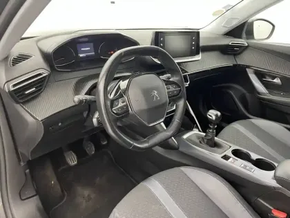 Photo 30 Peugeot 2008  BlueHDi 100 S&S BVM6