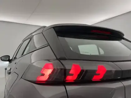 Photo 27 Peugeot 2008  BlueHDi 100 S&S BVM6