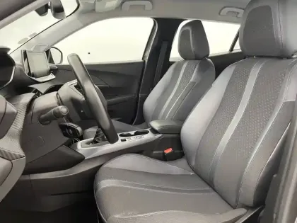 Photo 13 Peugeot 2008  BlueHDi 100 S&S BVM6