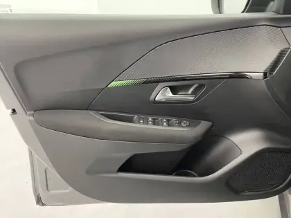 Photo 25 Peugeot 208  PureTech 75 S&S BVM5